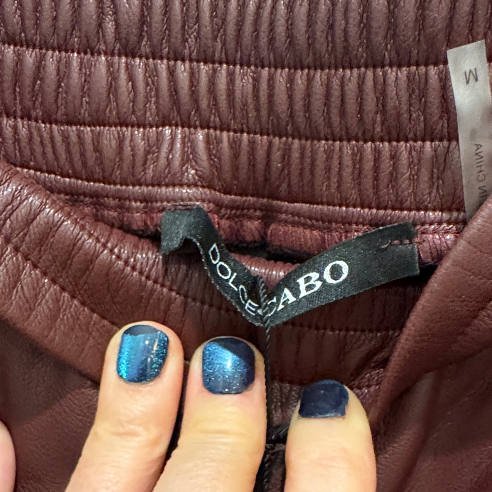 Dolce Cabo Burgandy Wine Faux Leather Jogger Pants Women’s Medium - Picture 4 of 8